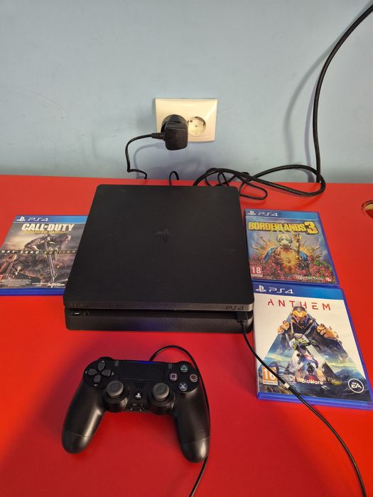 Playstation 4 slim