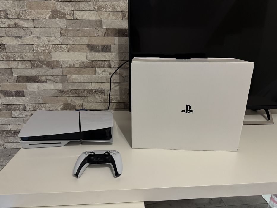 PS5 Disc Edition + 3 ani garantie