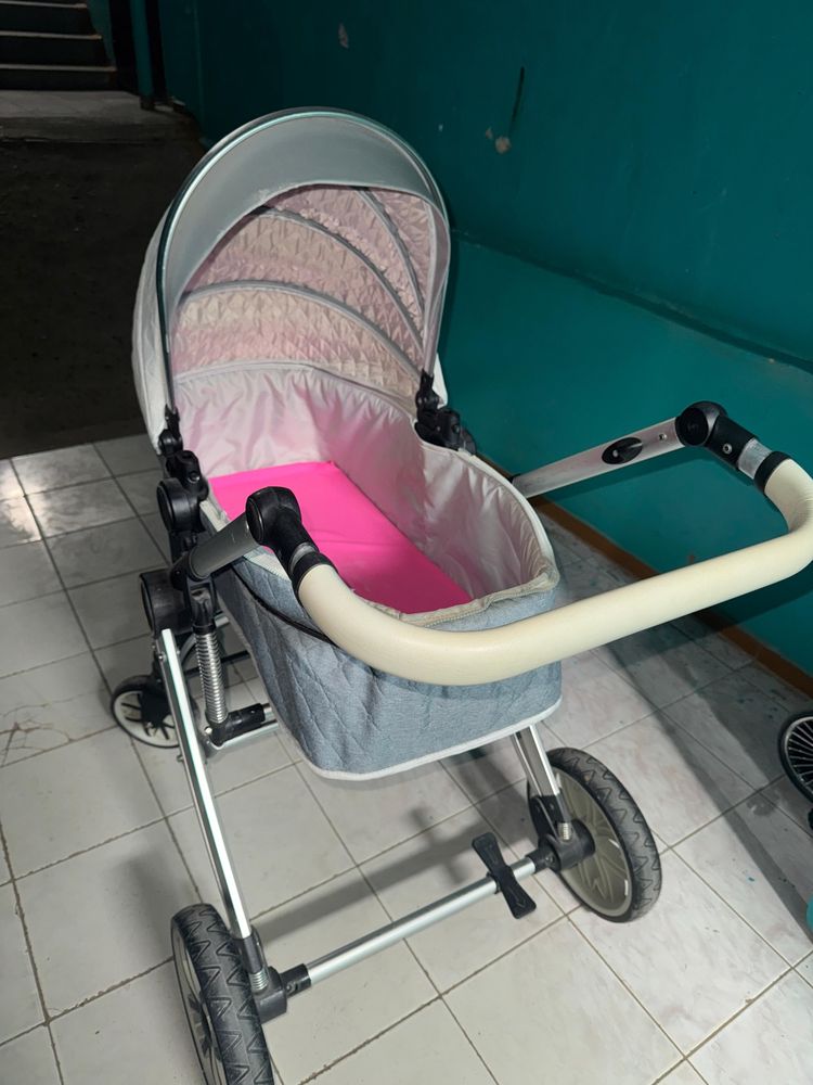 Продам зимнюю детскую коляску