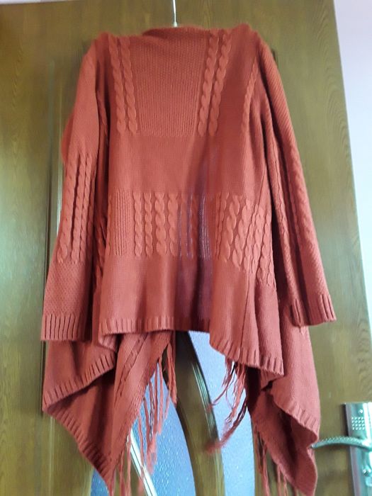 Vând Cardigan Damă în Colț Mărimea XL