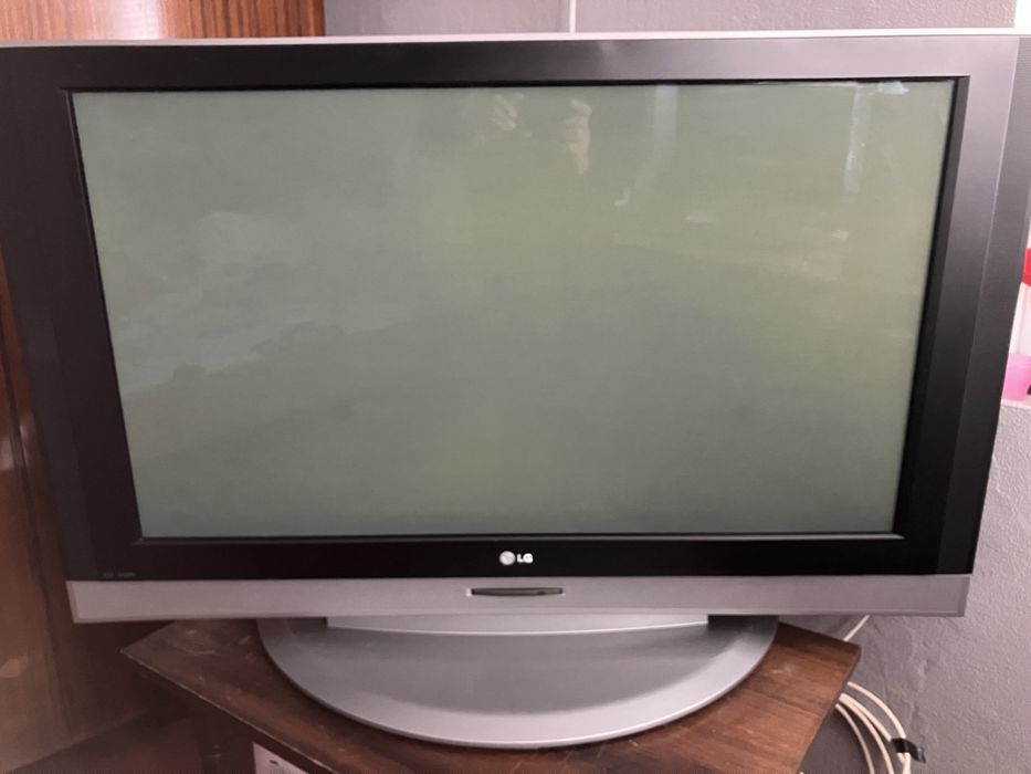 Телевизор LG 43 инча