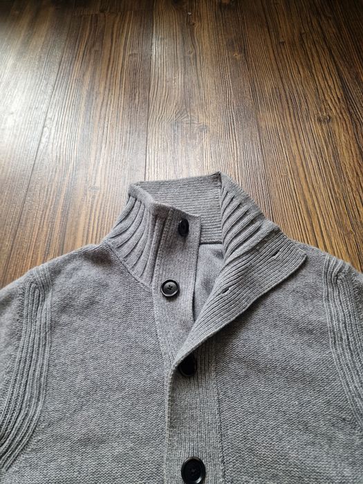 Страхотна мъжка жилетка HUGO BOSS размер L