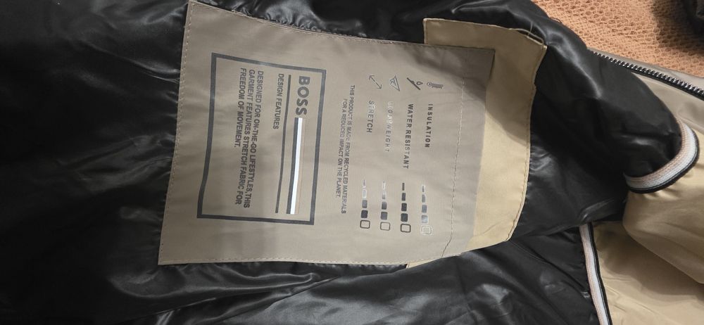 Geaca superbă  boss bej