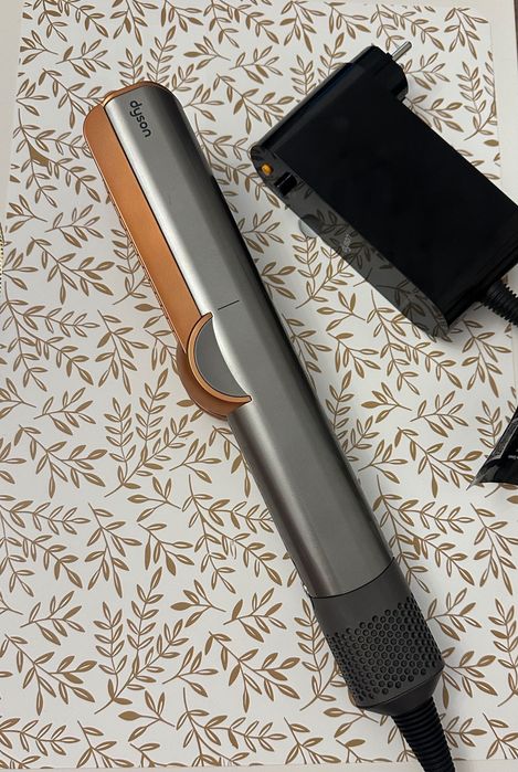 Dyson Airstrait - Aparat de îndreptat părul