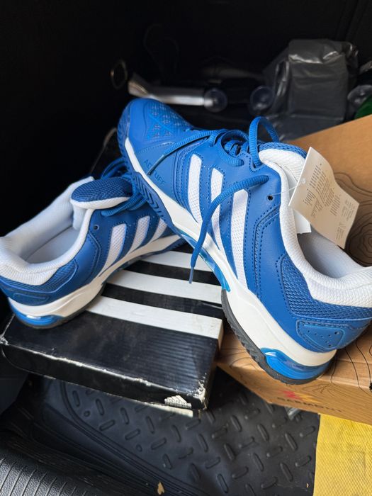 Vand adidasi originali marca Adidas