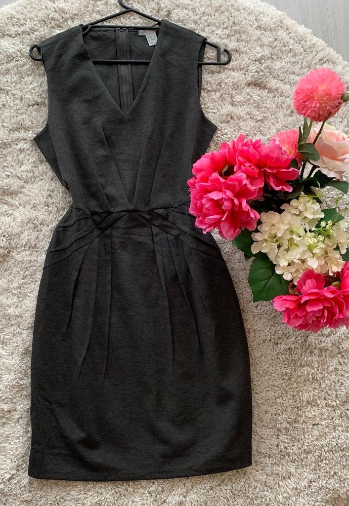 Черна рокля с тънки презрамки