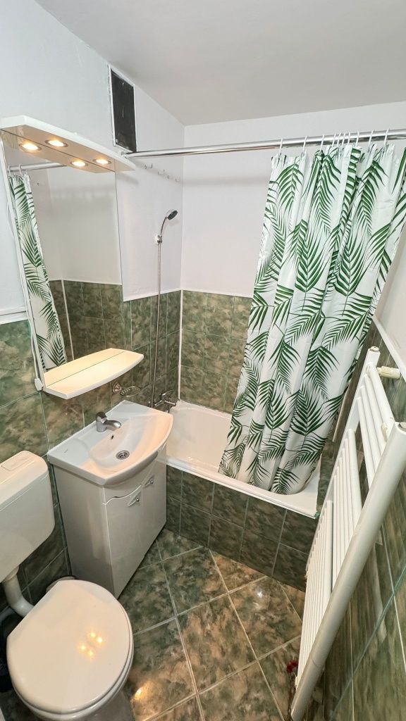 Apartament 2 camere semidecomandat de închiriat