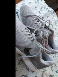 Adidas nike.marimea 45.5. Pentru mai multe detalii la telefon