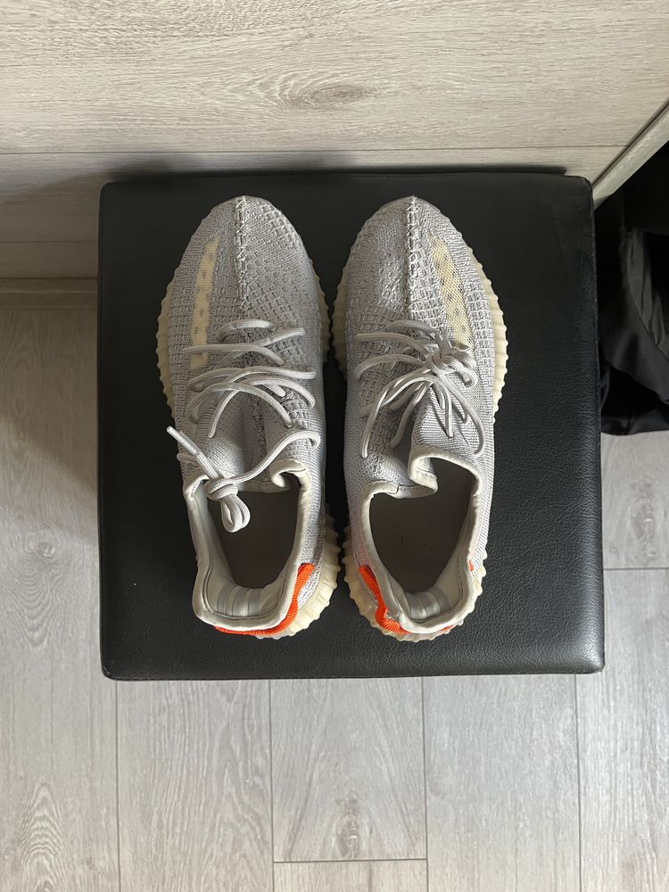 Adidas Yeezy Tail light 350 boost