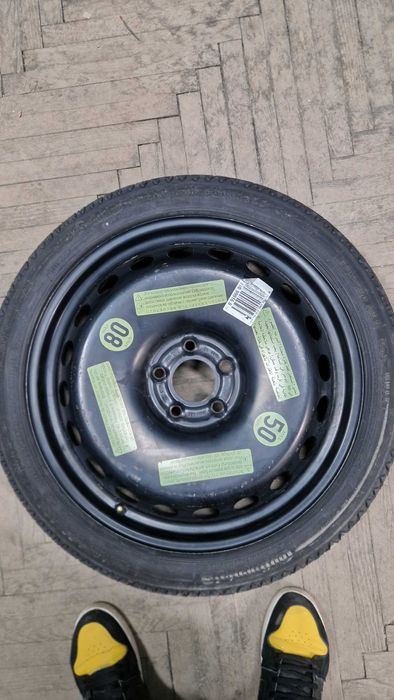 Резервна гума / патерица