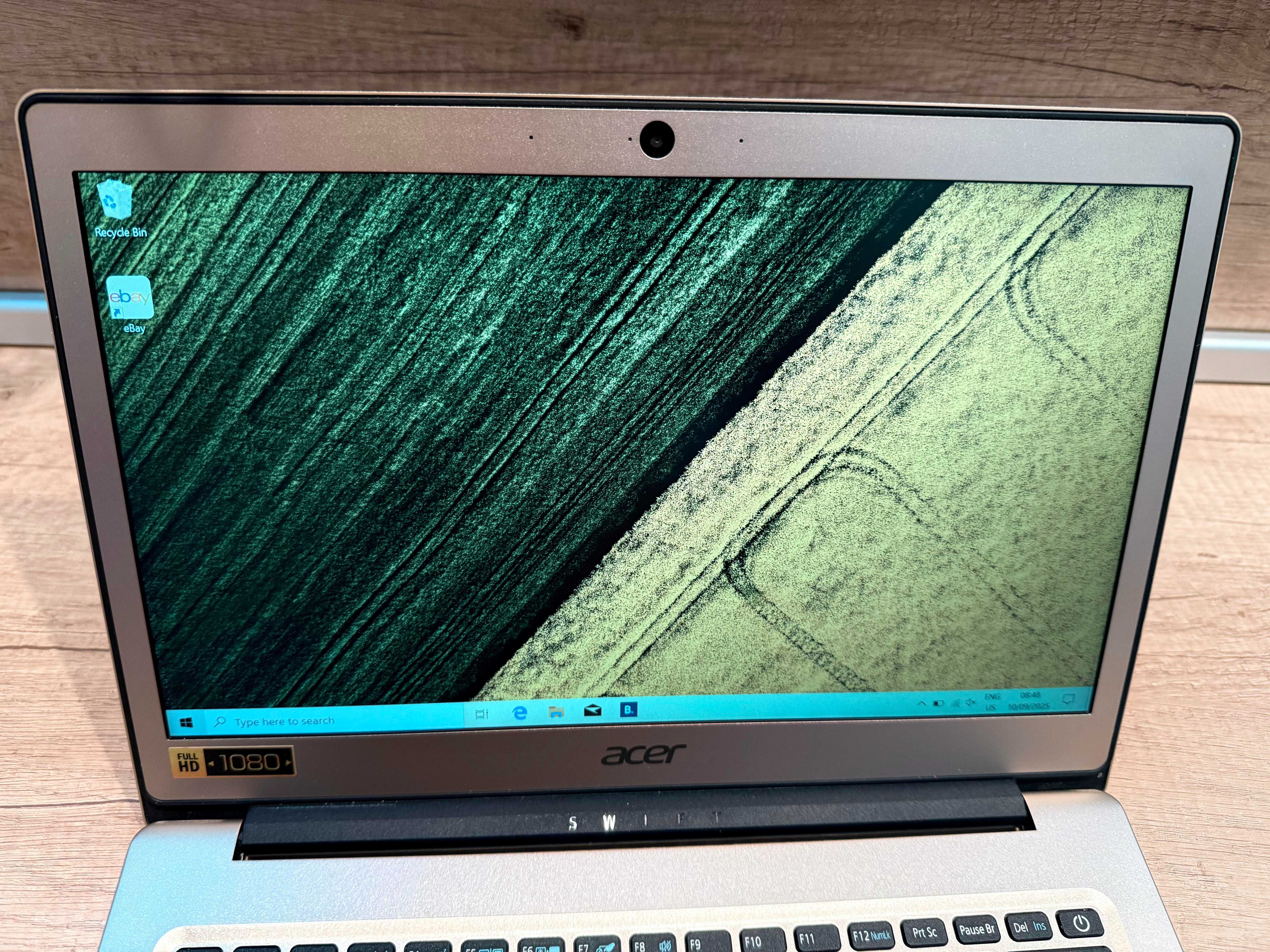 Acer Swift 1,IPS Full HD дисплей, Windows 10 - готов за употреба