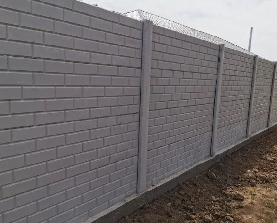 Gard decorativ din beton armat pentru gradina