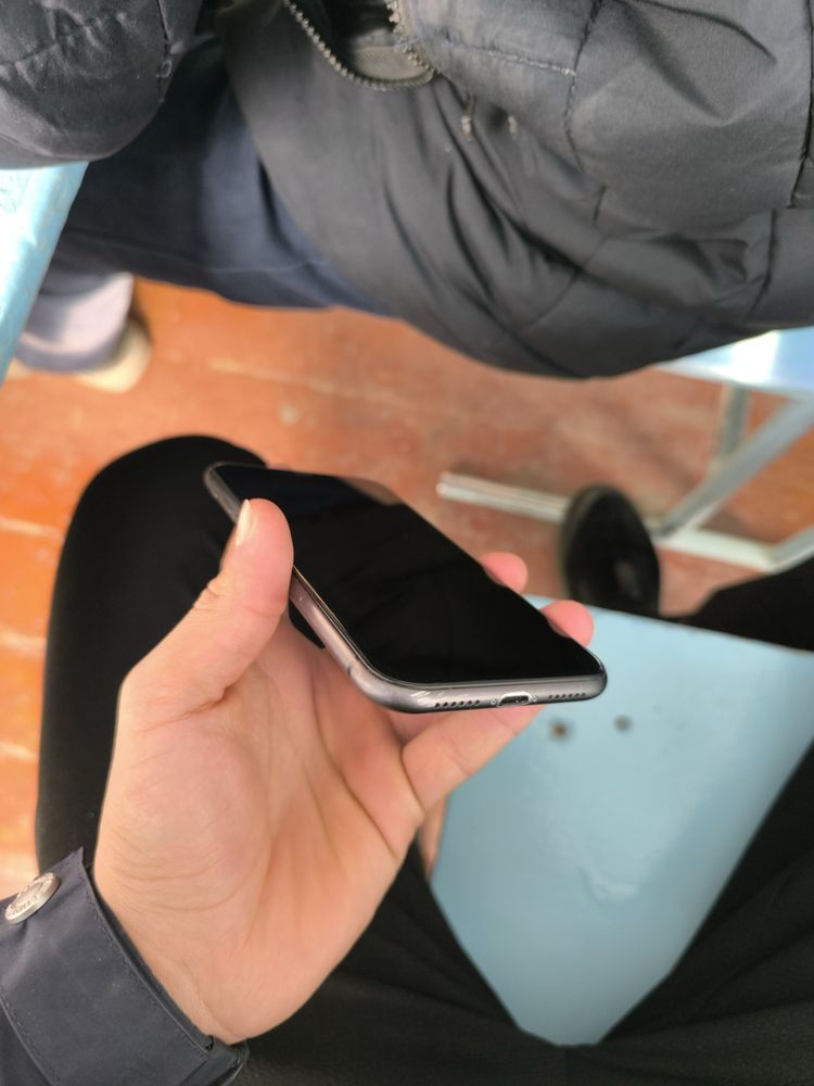 iPhone 11 64 gb LLa