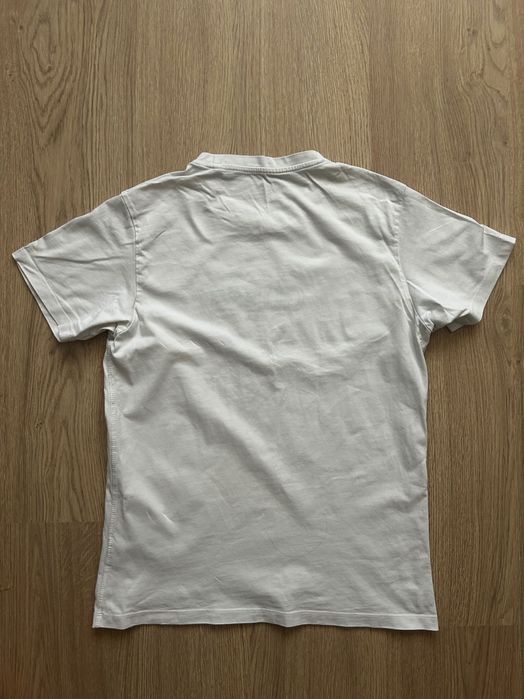 Guess white t-shirt