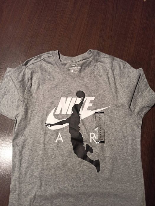 Тениски по 10лв броя