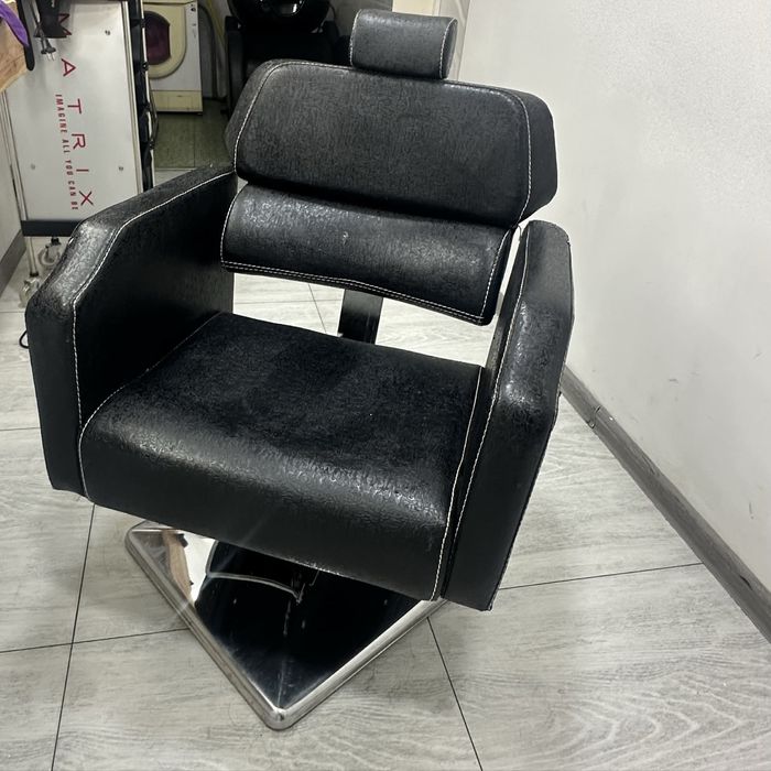 Продаются БУ кресла для парикмахеров