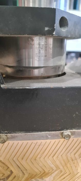 Router CNC mana a doua 5,5KW 1325, masa/pompa vacuum, 6 luni garantie
