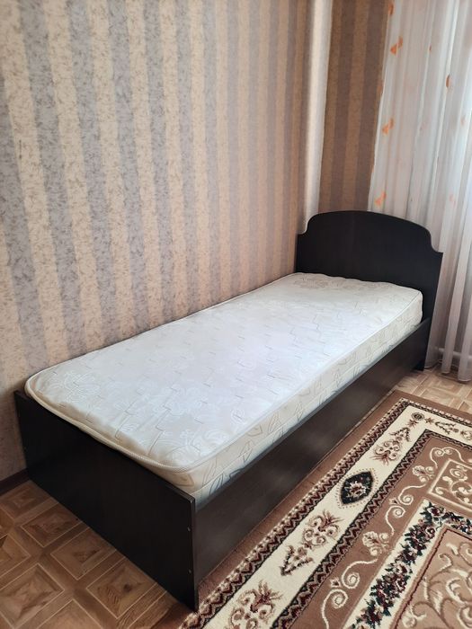 Кровать (продаётся. В хорошем состоянии)