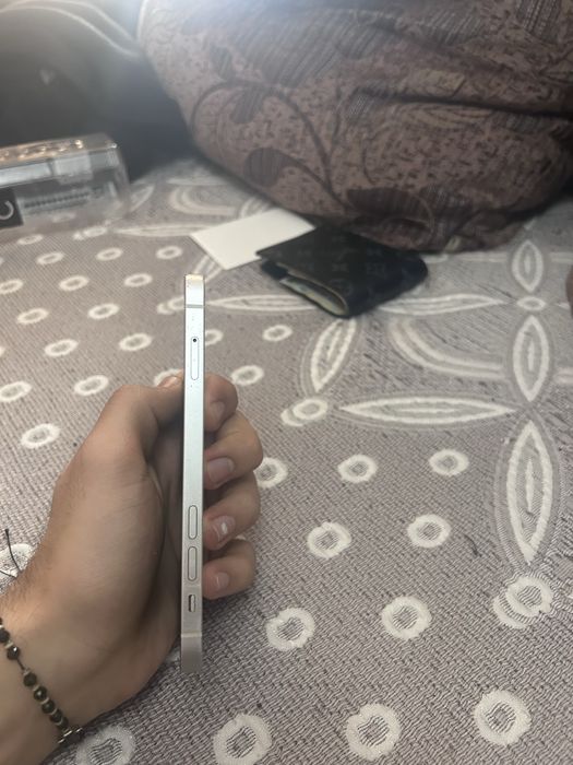Vand iphone 12 64gb