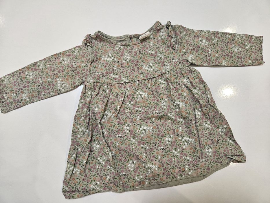 Лот дрешки за момиченце размер 6-9 есен/зима.