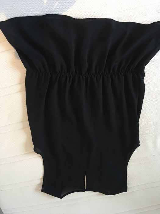 bluza fara maneca, din voal, cu paiete negre pe piept, Zara