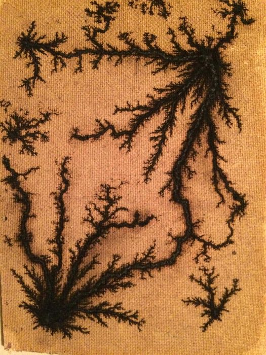 Продавам уред за електро гравиране на дърво по  метода „Лихтенберг“