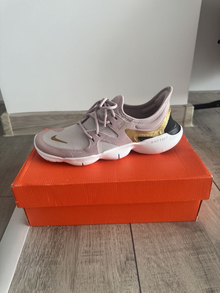 Оригинални NIKE Дамски Маратонки 38.5