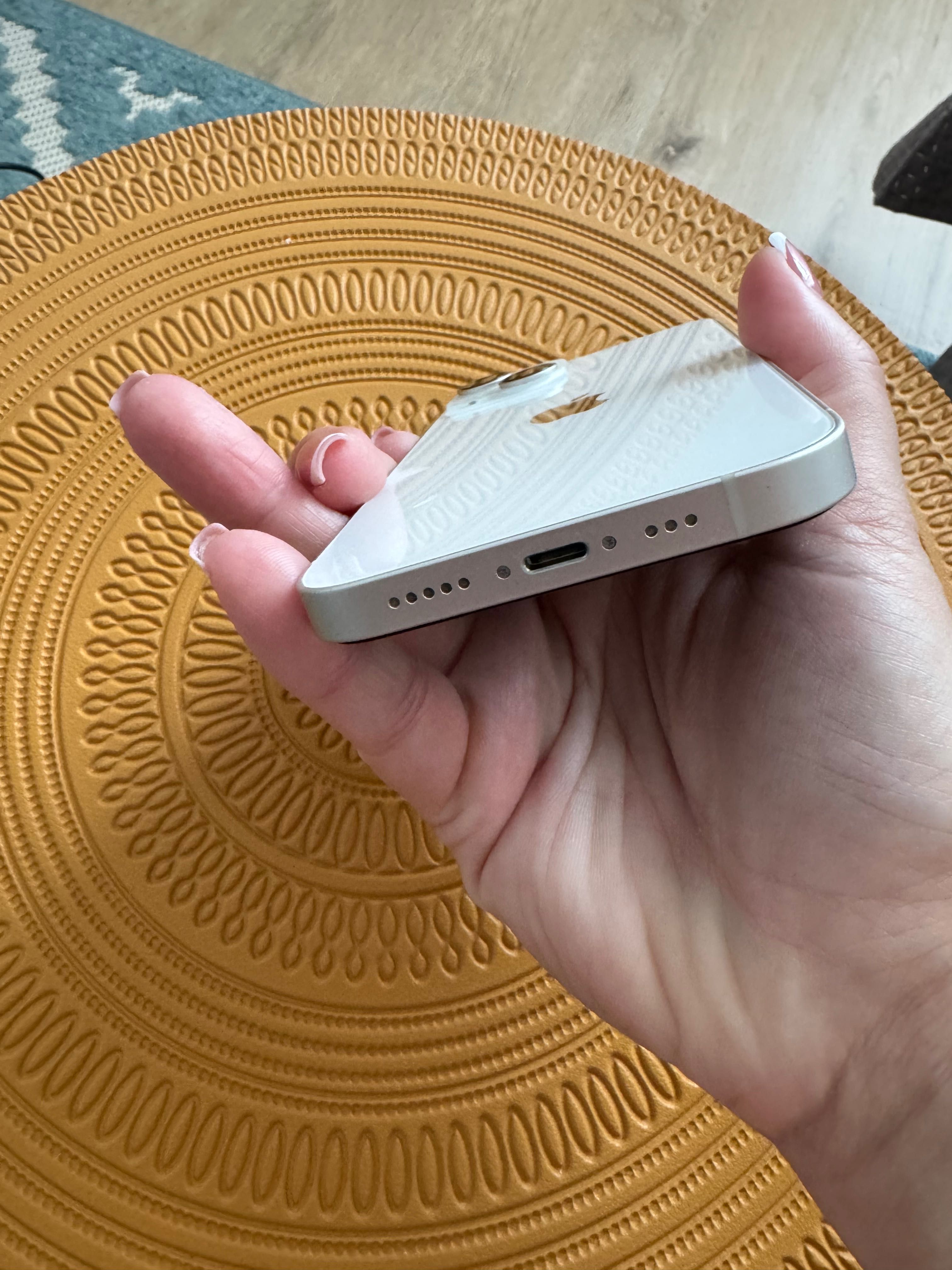iPhone 14 în stare foarte buna