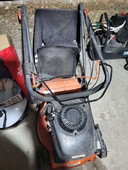 Masina de tuns iarba Ruris dac 109 xl defecta