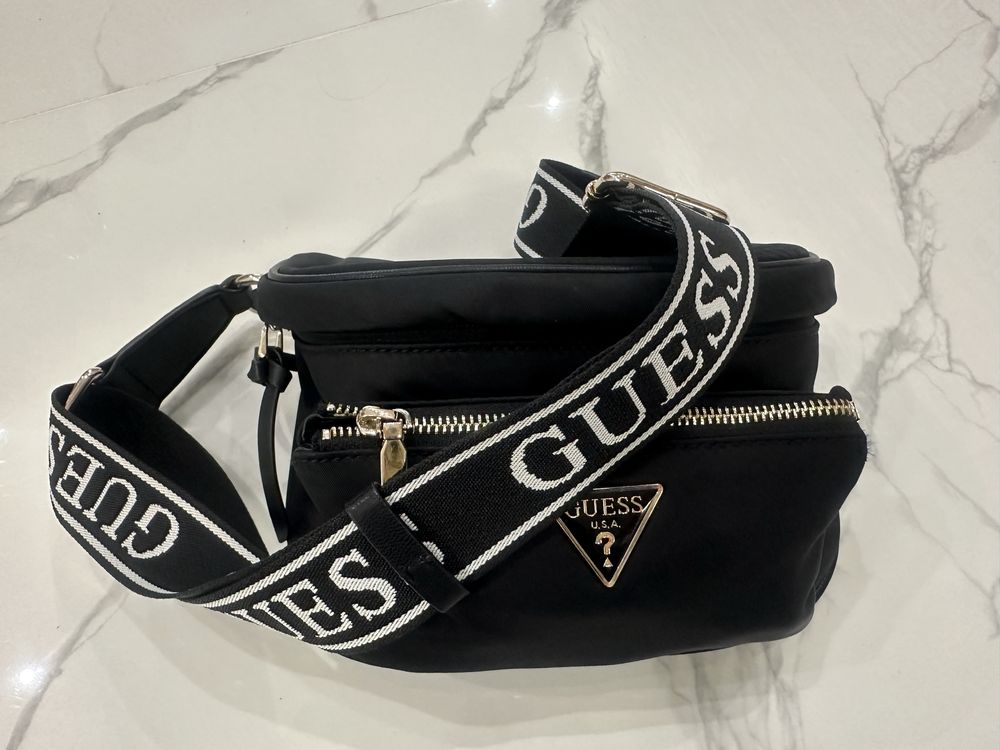 Оригинална чанта guess