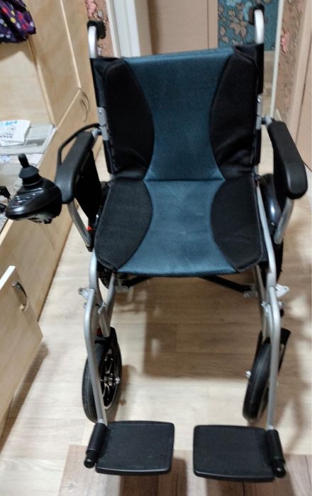 Продам новую инвалидную коляску с электроприводом