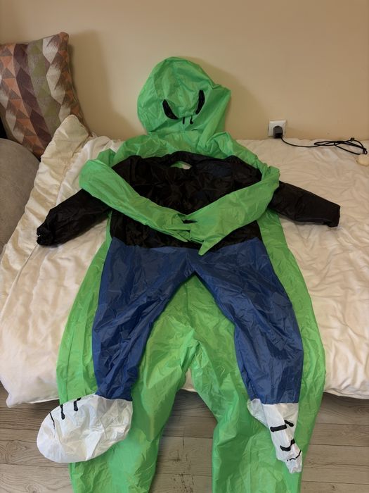 Надуваем костюм „Извънземно отвличане“ – почти нов!