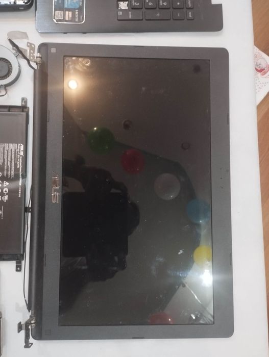 Dezmembrez Laptop Asus x553m îl dezmembrez