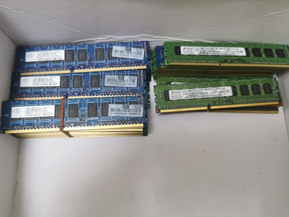 Vand memorii RAM DDR3 2 GB, 4GB, 8GB și ECC