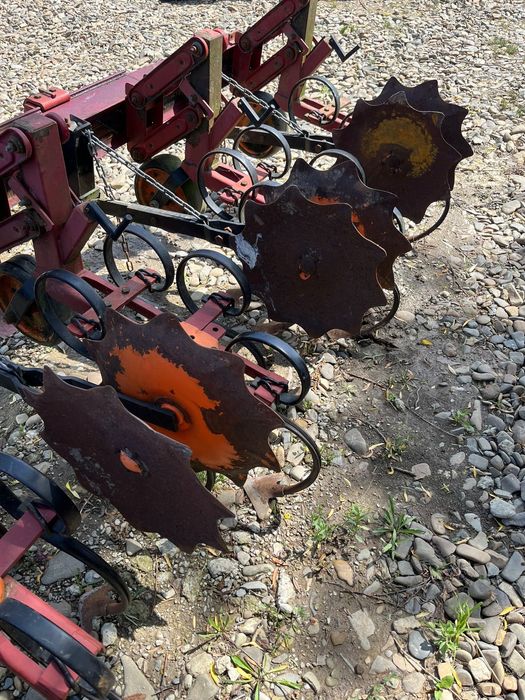 Prasitoare 4 rinduri cu  sistem de spart crustă