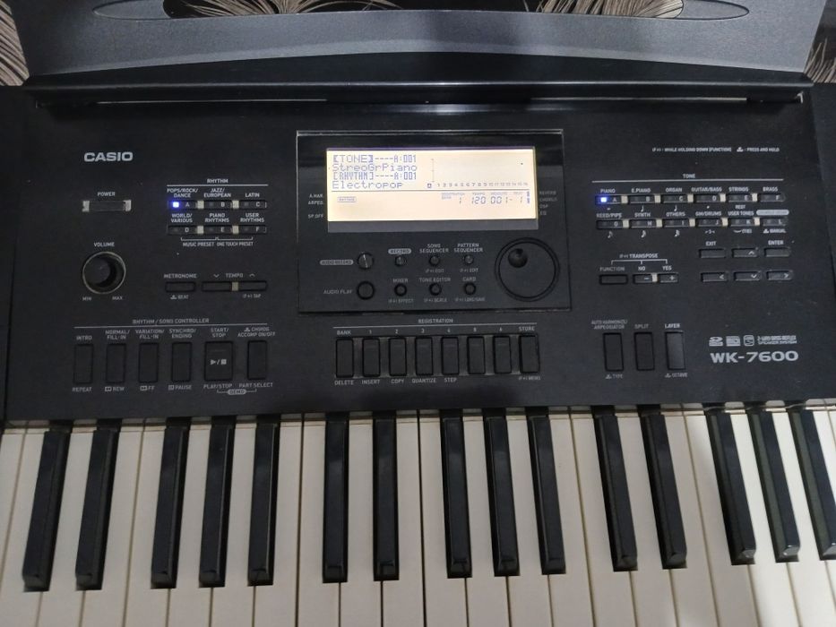 Электронный синтезатор Casio