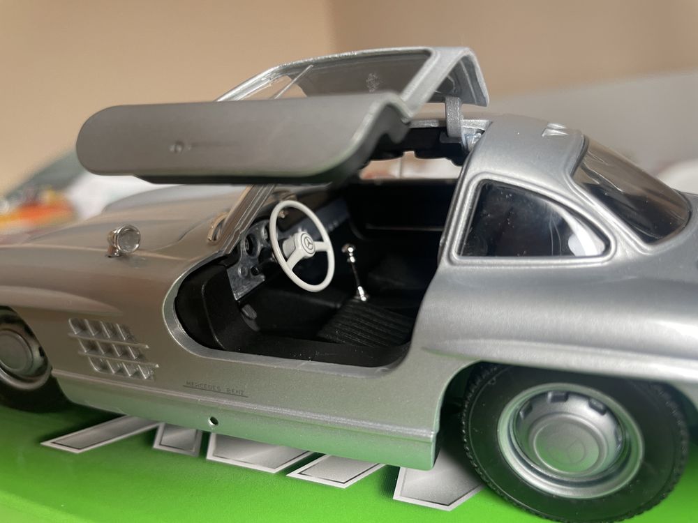 Welly Mercedes Benz 300 SL - 1:24