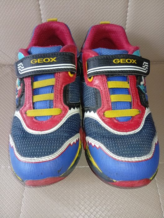 Светещи маратонки Geox, номер 34, цена 20лв