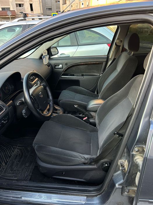 De vanzre ford mondeo !