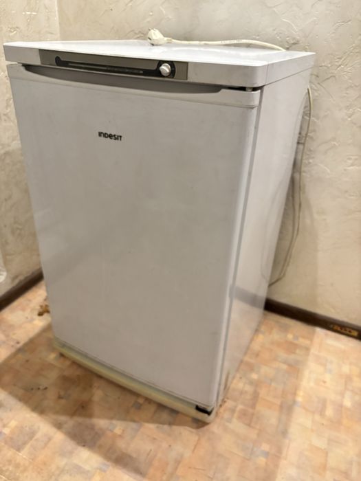 Продам морозильник б/у. Рабочий