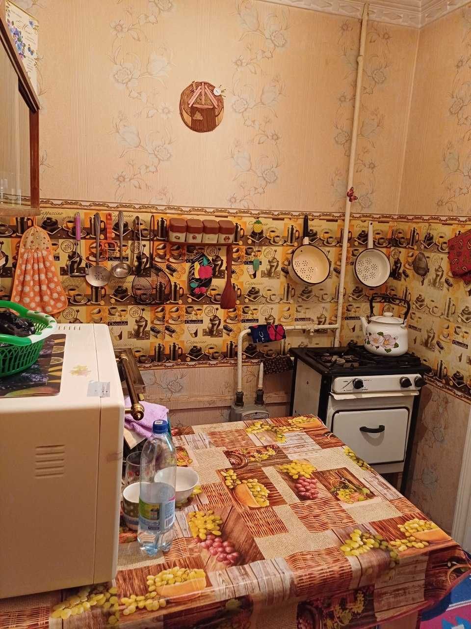 Срочно продается 2 ком квартира с обстановкой  возле 16 школы