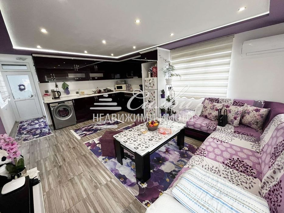 Двуетажна ТУХЛЕНА вила на плоча - м-т Под Манастира!