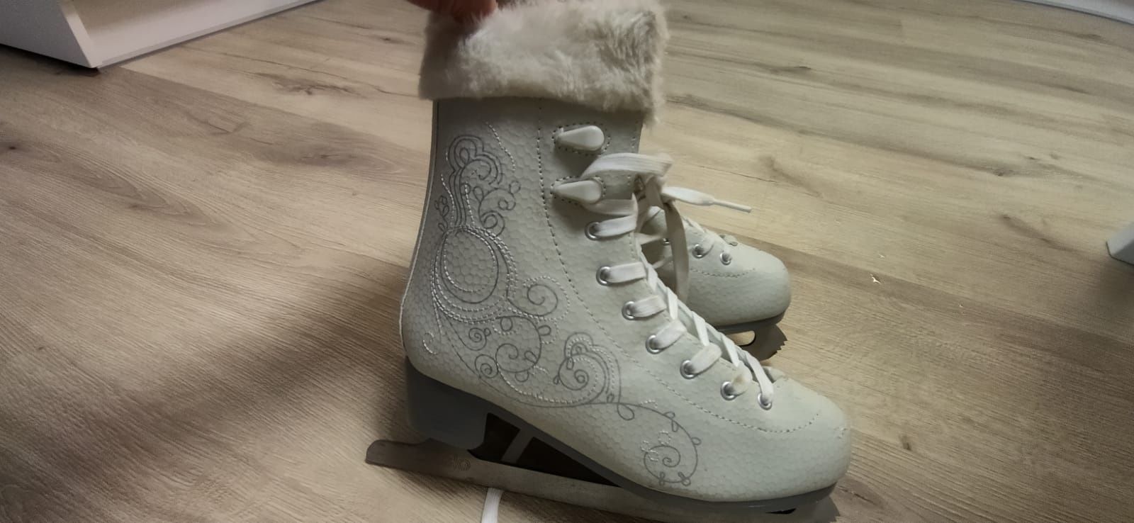 Patinoar  pentru fete-femei