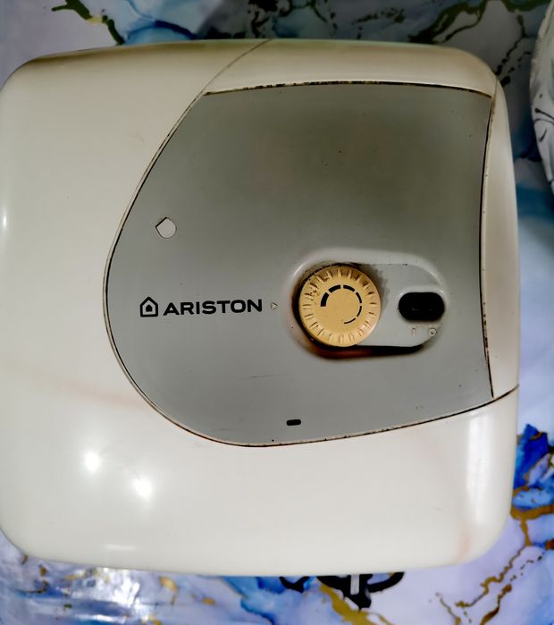 Бойлер 10 л Аристон
