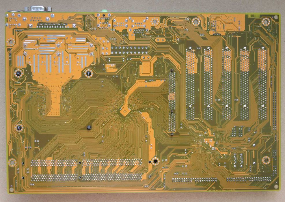 ABIT IS7-E2 V1.0 Intel i865PE Socket 478 + Celeron D 2.66GHz Testat
