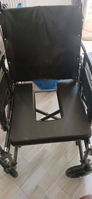 Scaun cu rotile în stare  noua