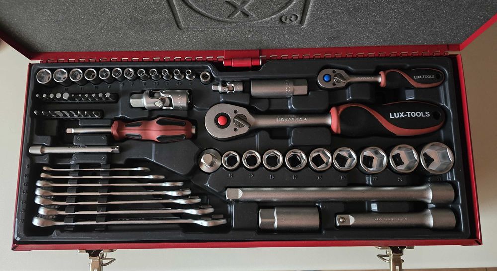 Trusa scule Lux Tools, 71 piese, rosu