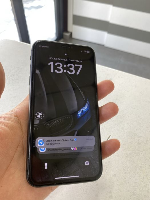 Iphone 11 holati yaxshi srocna sotiladi