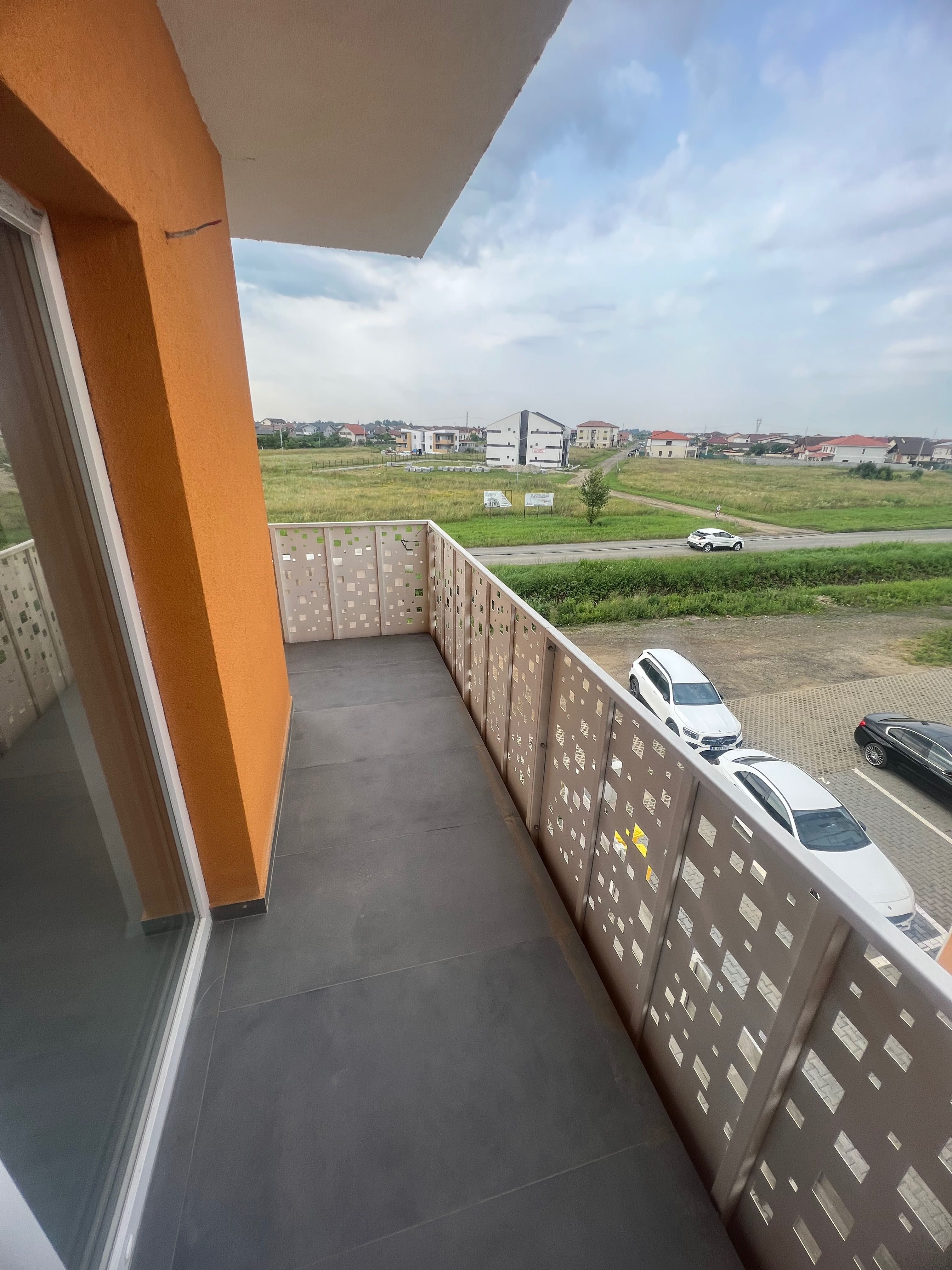 Vând apartament 3 camere Moșnița