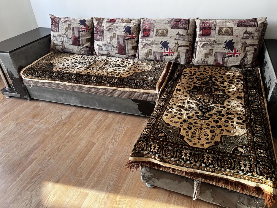 Отдам даром угловой диван